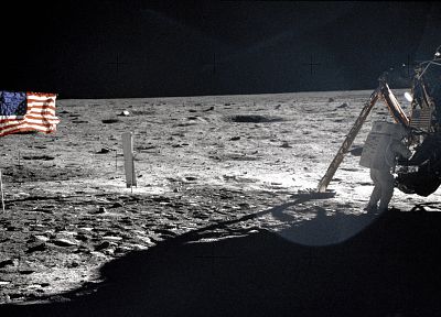 Moon, astronauts, flags - desktop wallpaper
