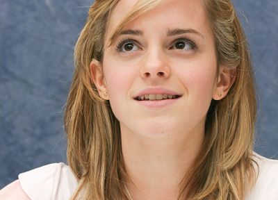 Emma Watson - duplicate desktop wallpaper