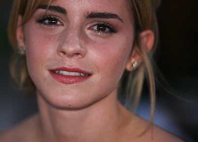 Emma Watson - duplicate desktop wallpaper