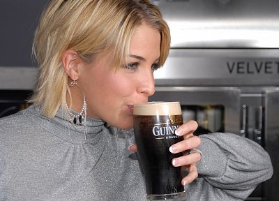 blondes, beers, women, Gemma Atkinson, Guinness - desktop wallpaper