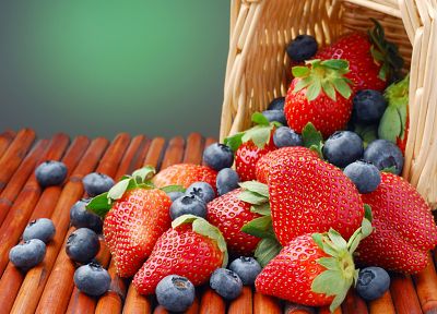 strawberries, baskets, blueberries - random desktop wallpaper