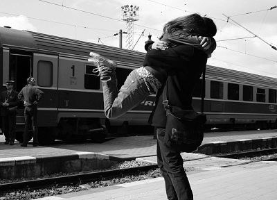 women, trains, train stations, grayscale, monochrome, vehicles, lovers, boys, hugging - desktop wallpaper