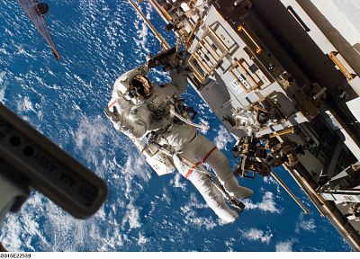 ISS, Earth, astronauts, orbit, space station - desktop wallpaper