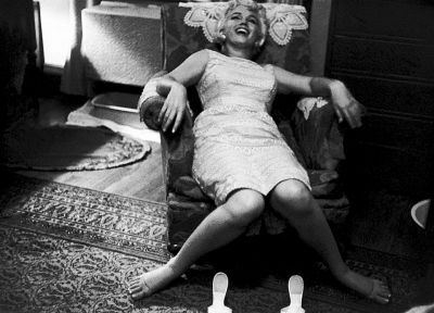 Marilyn Monroe, grayscale, rugs - random desktop wallpaper