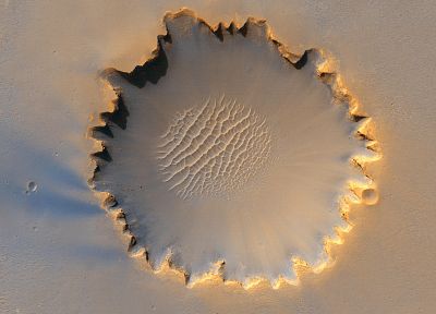 Mars, Victoria crater - desktop wallpaper