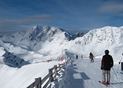 mountains, snow, fences, ski - duplicate desktop wallpaper