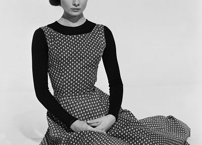 Audrey Hepburn, grayscale, monochrome - duplicate desktop wallpaper