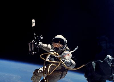 outer space, astronauts - duplicate desktop wallpaper